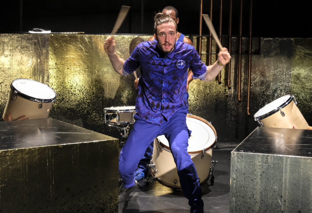 © Foto: Rainer Berson Ein Trommler mit schwingenden Sticks